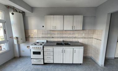 Deptos. 2 Amb. al Frente - Excelente Zona Comercial / Lanus Oeste