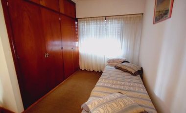 EN VENTA DOS CASAS SOBRE UN LOTE QUILMES OESTE