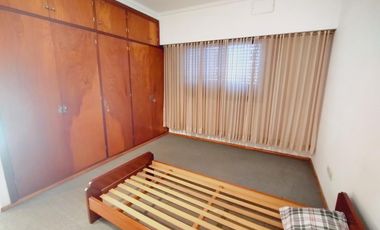 EN VENTA DOS CASAS SOBRE UN LOTE QUILMES OESTE