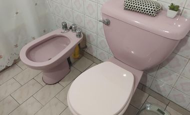 EN VENTA DOS CASAS SOBRE UN LOTE QUILMES OESTE