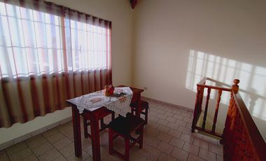 EN VENTA DOS CASAS SOBRE UN LOTE QUILMES OESTE
