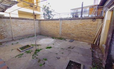 EN VENTA DOS CASAS SOBRE UN LOTE QUILMES OESTE