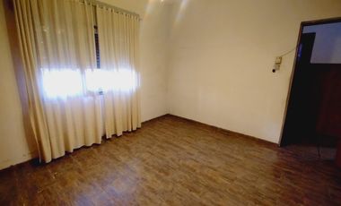 EN VENTA DOS CASAS SOBRE UN LOTE QUILMES OESTE