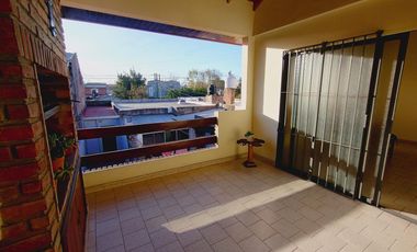 EN VENTA DOS CASAS SOBRE UN LOTE QUILMES OESTE