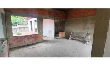 Venta de casalote de 2500 M2 en 650 mill en Mesitas del Colegio Cund