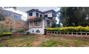Venta de casalote de 2500 M2 en 650 mill en Mesitas del Colegio Cund