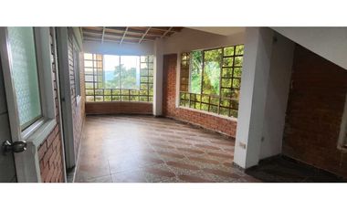 Venta de casalote de 2500 M2 en 650 mill en Mesitas del Colegio Cund