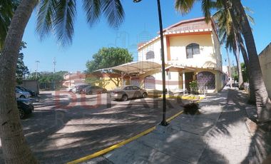 Casa para Oficina/Staff Amueblada en Renta en la Col. Fovissste, Carmen, Camp.