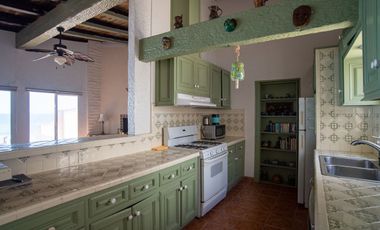 ¡Casa frente al mar con playa de arena por menos de $700 000!