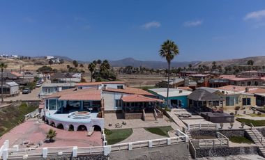 ¡Casa frente al mar con playa de arena por menos de $700 000!