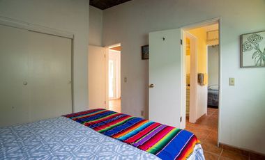 ¡Casa frente al mar con playa de arena por menos de $700 000!