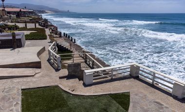 ¡Casa frente al mar con playa de arena por menos de $700 000!