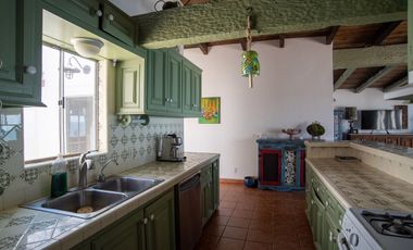 ¡Casa frente al mar con playa de arena por menos de $700 000!