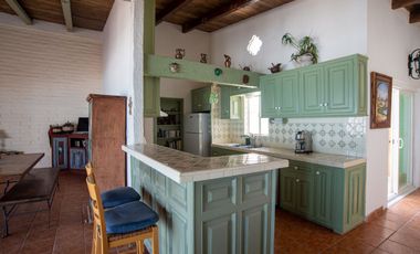¡Casa frente al mar con playa de arena por menos de $700 000!