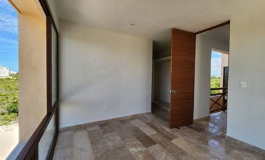 TOWNHOUSES de tres niveles cerca de la playa.