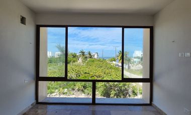TOWNHOUSES de tres niveles cerca de la playa.
