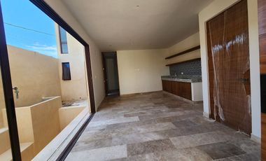 TOWNHOUSES de tres niveles cerca de la playa.