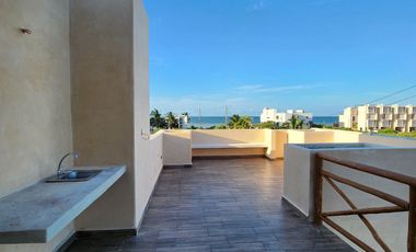 TOWNHOUSES de tres niveles cerca de la playa.