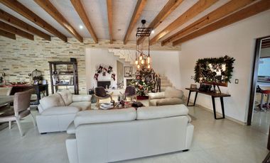 Hermosa Residencia Estilo Mexicano en Privada en Ahuatlán
