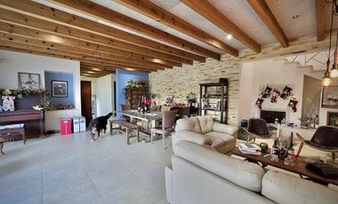 Hermosa Residencia Estilo Mexicano en Privada en Ahuatlán