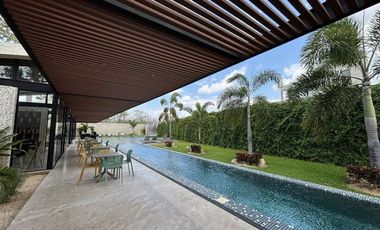 Casa en venta con acabados de lujo en Privada Residencial al norte de Mérida