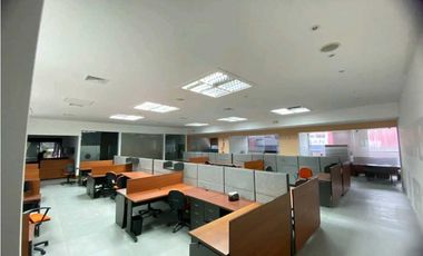 LOCAL COMERCIAL EN CALLE 50 FULL EQUIPADA 430M2 MOBILIARIO INCLUIDO