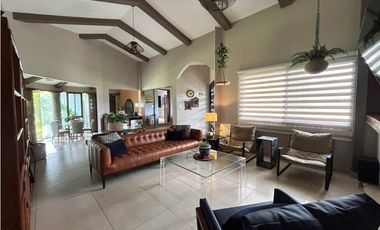 VENDO CASA EN LOS MOLINOS - BOQUETE