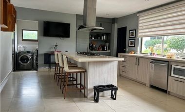 VENDO CASA EN LOS MOLINOS - BOQUETE