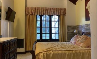 Casa La Merecida Langostinos E Av Shaw y VFertil