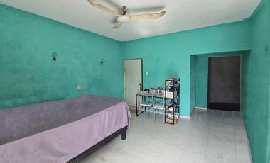 Casa con Local Comercial en Santa Ana