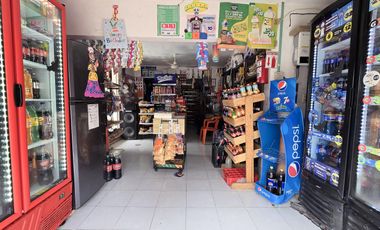 Casa con Local Comercial en Santa Ana