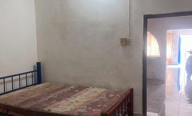 Casa con Local Comercial en Santa Ana