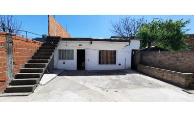 VENTA   -   2 CASAS EN BLOCK con patio y garage - APTO CREDITO