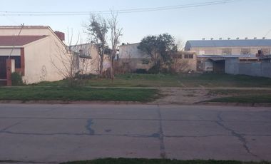 Terreno céntrico en Oliveros