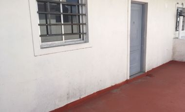 ALQUILER - PH 2 ambientes planta alta con patio