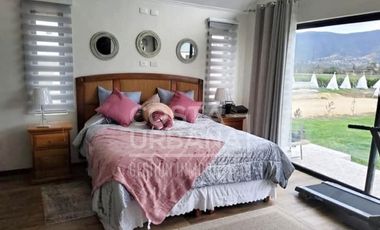 VENTA Gran casa autosustentable con amplio terreno en Olmué