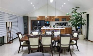 VENTA Gran casa autosustentable con amplio terreno en Olmué