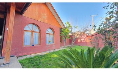 Venta Casa 4D 2B con estacionamiento en sector la Florida San Esteban