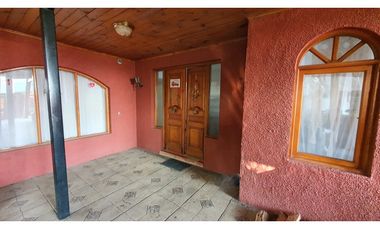 Venta Casa 4D 2B con estacionamiento en sector la Florida San Esteban