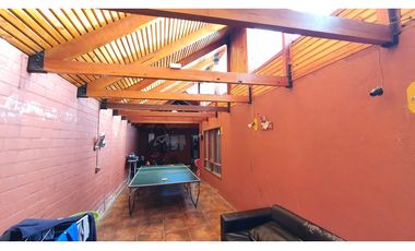 Venta Casa 4D 2B con estacionamiento en sector la Florida San Esteban