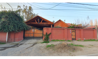 Venta Casa 4D 2B con estacionamiento en sector la Florida San Esteban
