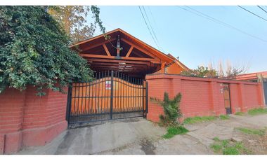 Venta Casa 4D 2B con estacionamiento en sector la Florida San Esteban