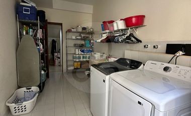 Casa en condominio en venta en Lomas de Bezares