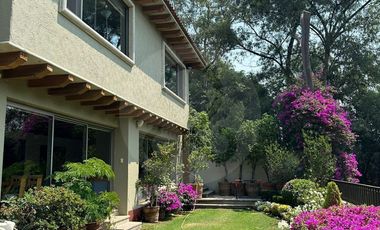Casa en condominio en venta en Lomas de Bezares