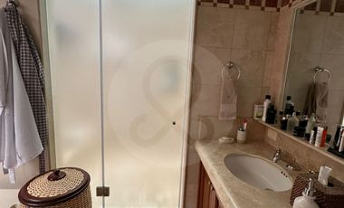 Casa en condominio en venta en Lomas de Bezares