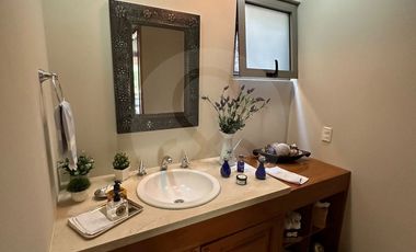 Casa en condominio en venta en Lomas de Bezares