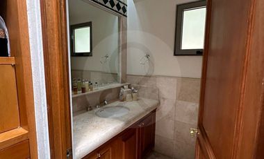 Casa en condominio en venta en Lomas de Bezares