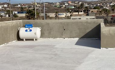 CASA MODERNA CON JARDIN Y TERRAZA