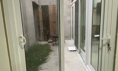 CASA MODERNA CON JARDIN Y TERRAZA