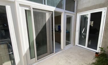 CASA MODERNA CON JARDIN Y TERRAZA